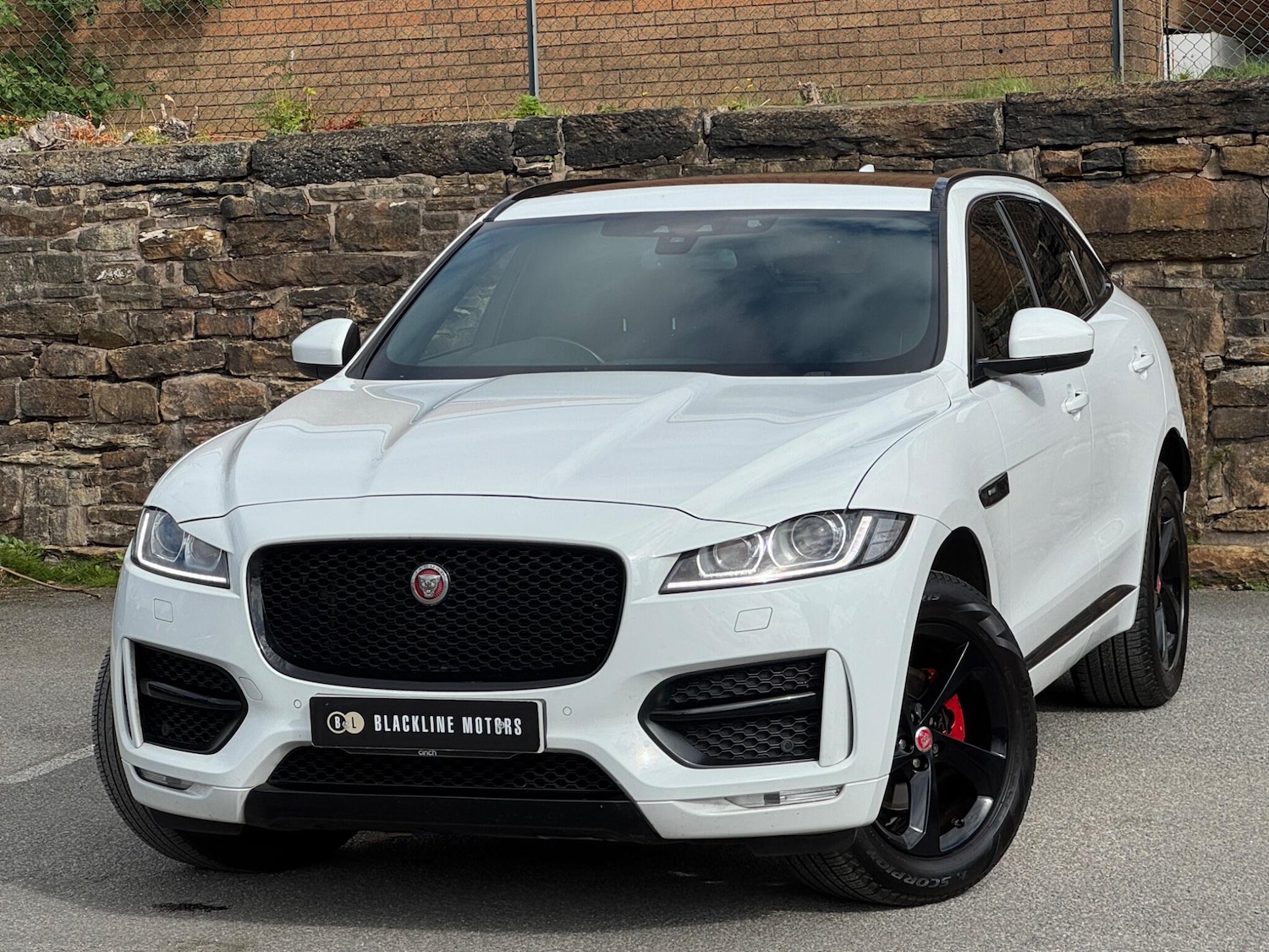Used Jaguar F-Pace 2018 for sale - 76161005: Photo 3