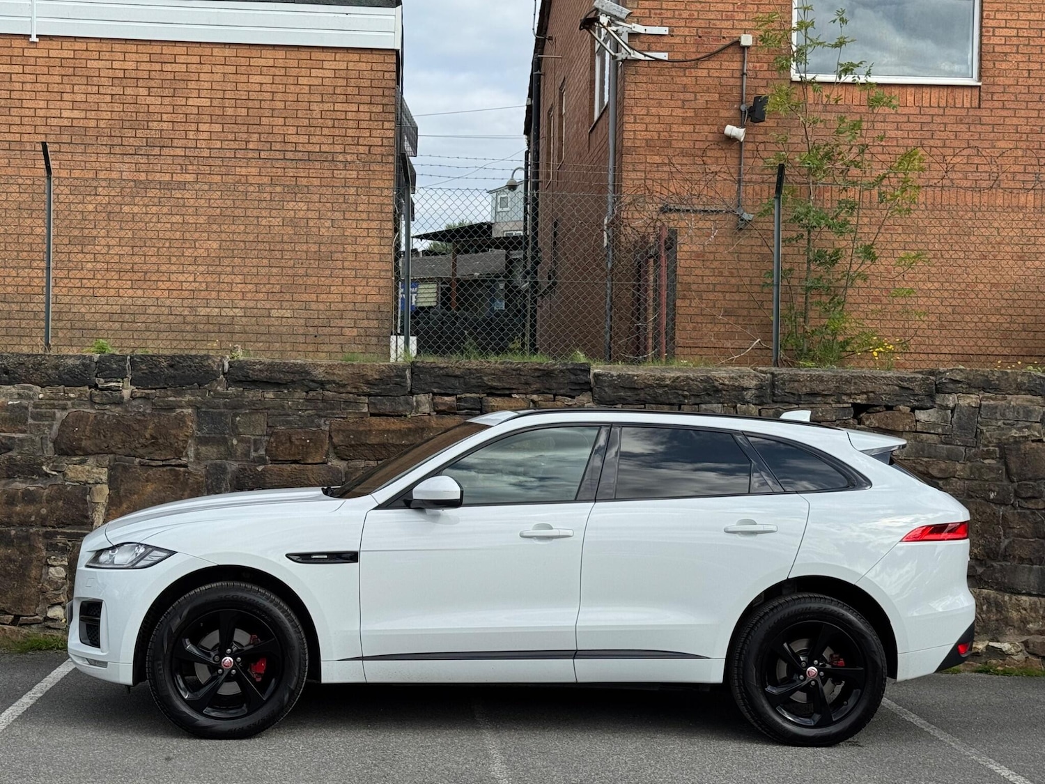 Used Jaguar F-Pace 2018 for sale - 76161005: Photo 4