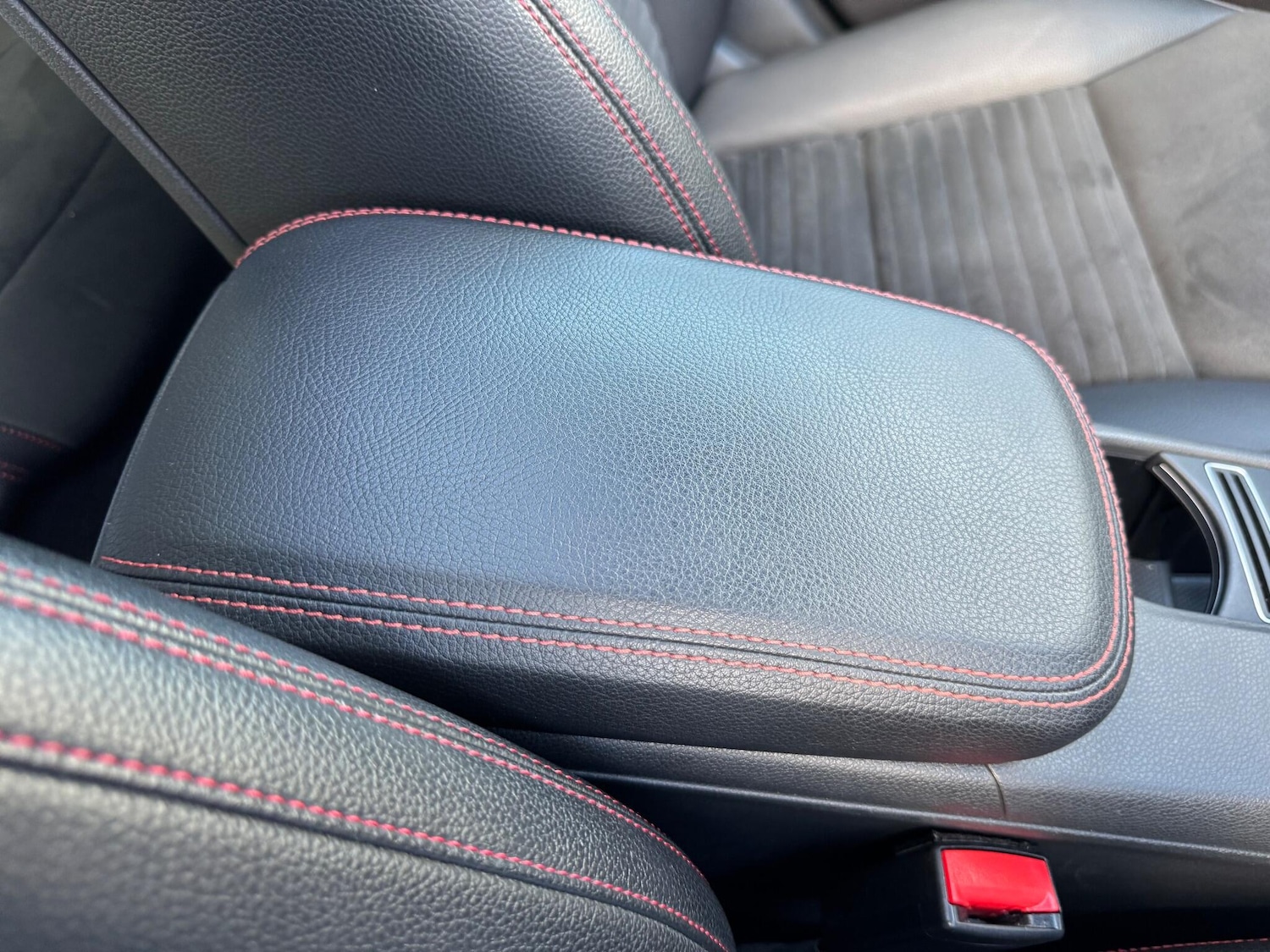 Used Mercedes-Benz GLA 2015 for sale - 76160980: Photo 40