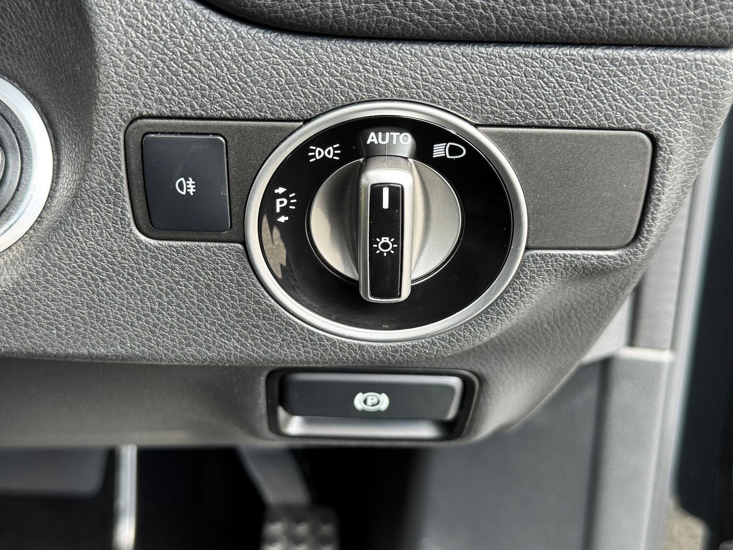 Used Mercedes-Benz GLA 2015 for sale - 76160980: Photo 43