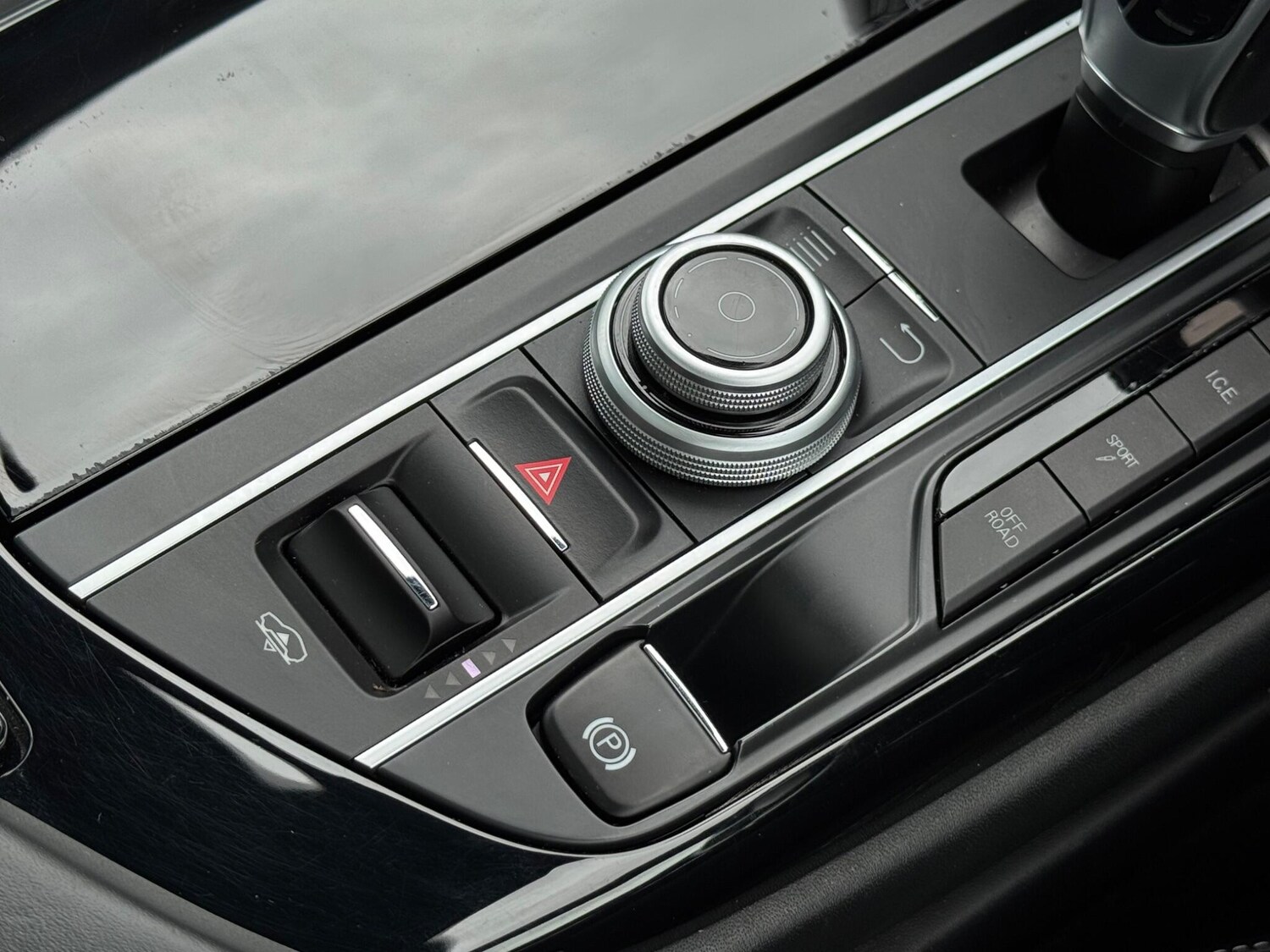 Used Maserati Levante 2017 for sale - 76161039: Photo 44