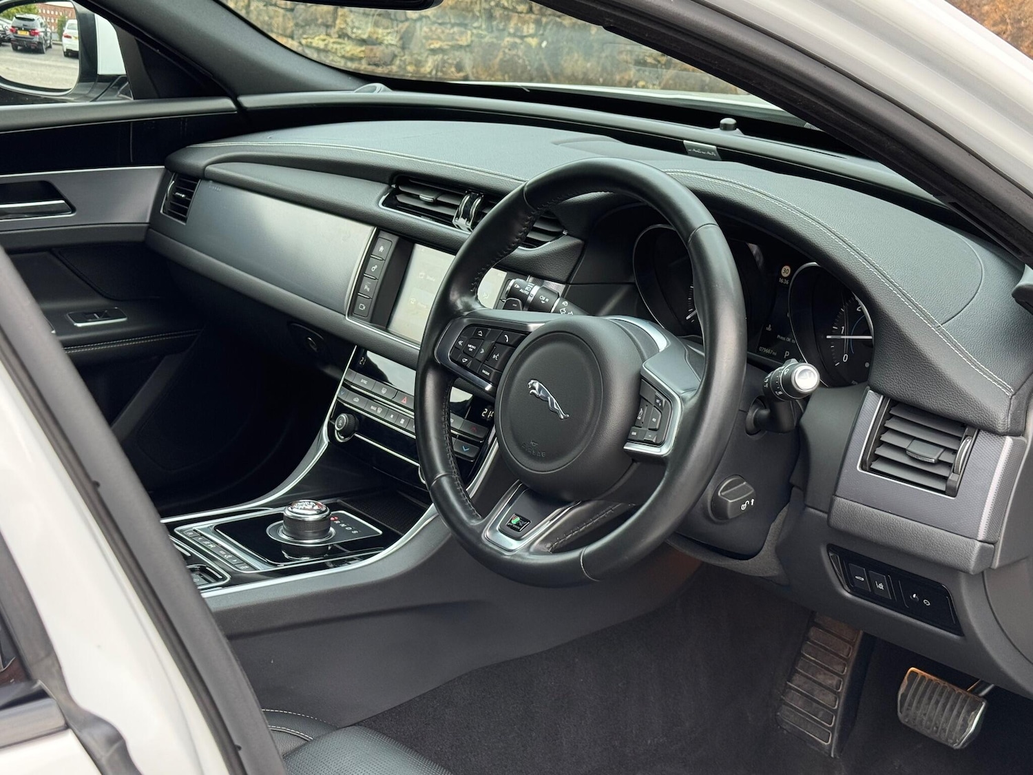 Used Jaguar XF 2016 for sale - 76160993: Photo 11