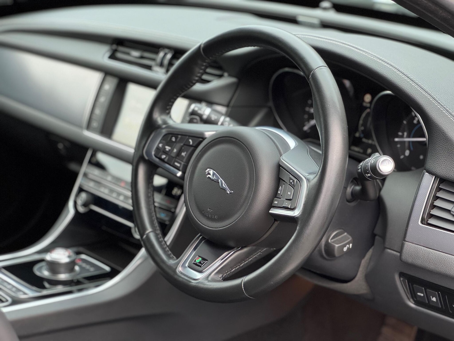 Used Jaguar XF 2016 for sale - 76160993: Photo 12