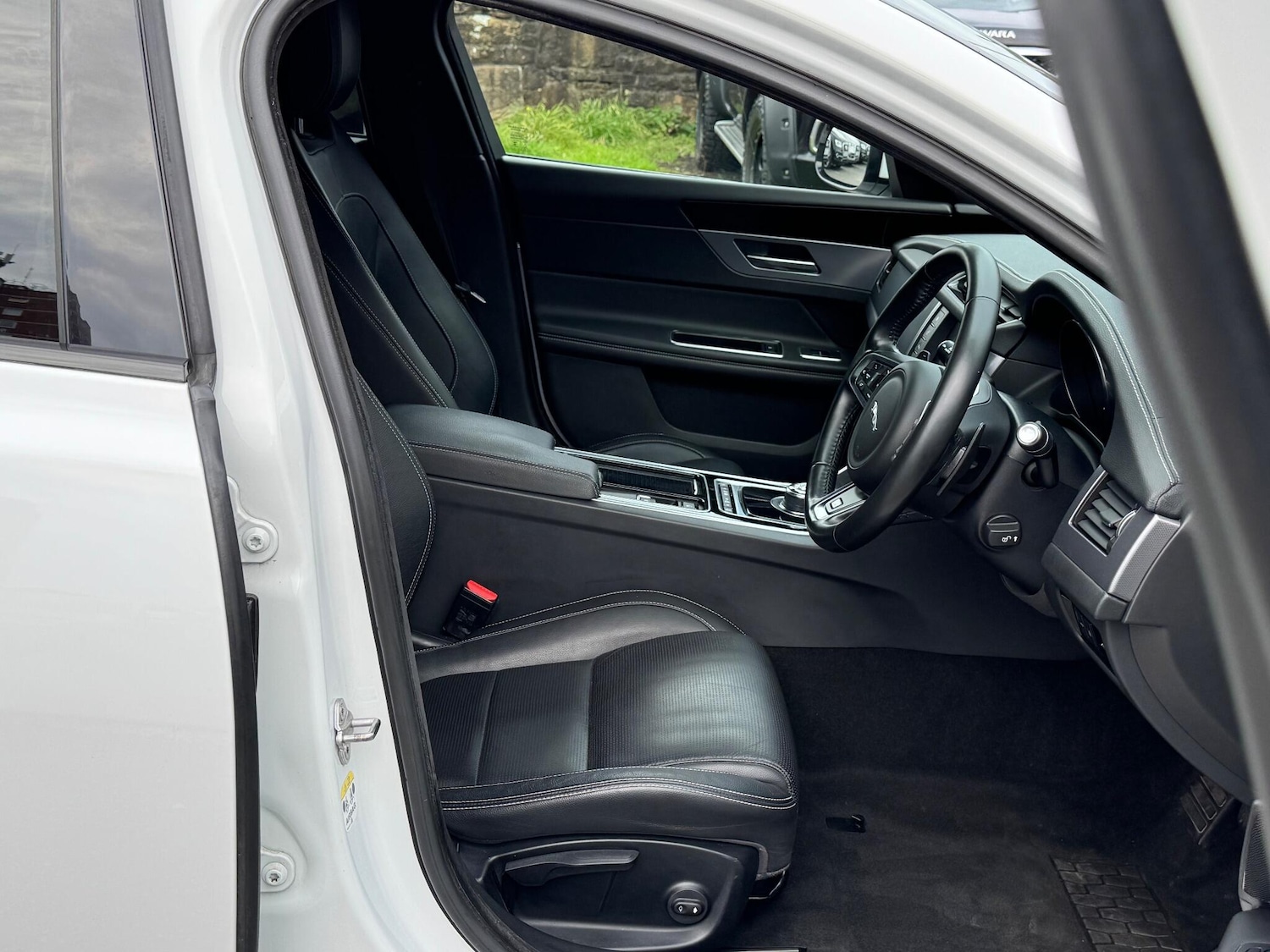 Used Jaguar XF 2016 for sale - 76160993: Photo 14