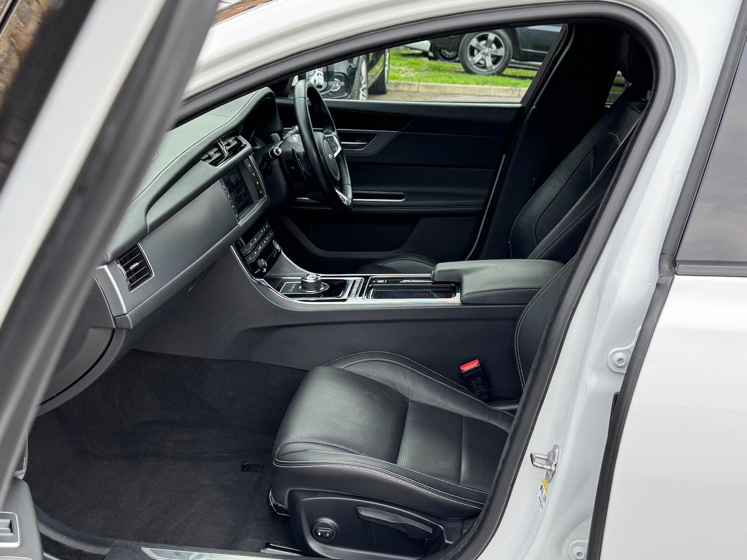 Used Jaguar XF 2016 for sale - 76160993: Photo 15