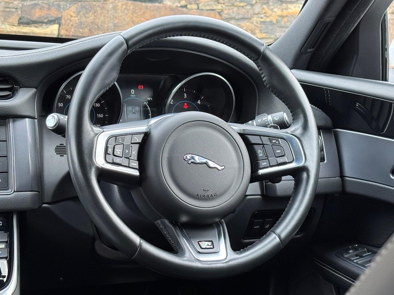 Used Jaguar XF 2016 for sale - 76160993: Photo 23
