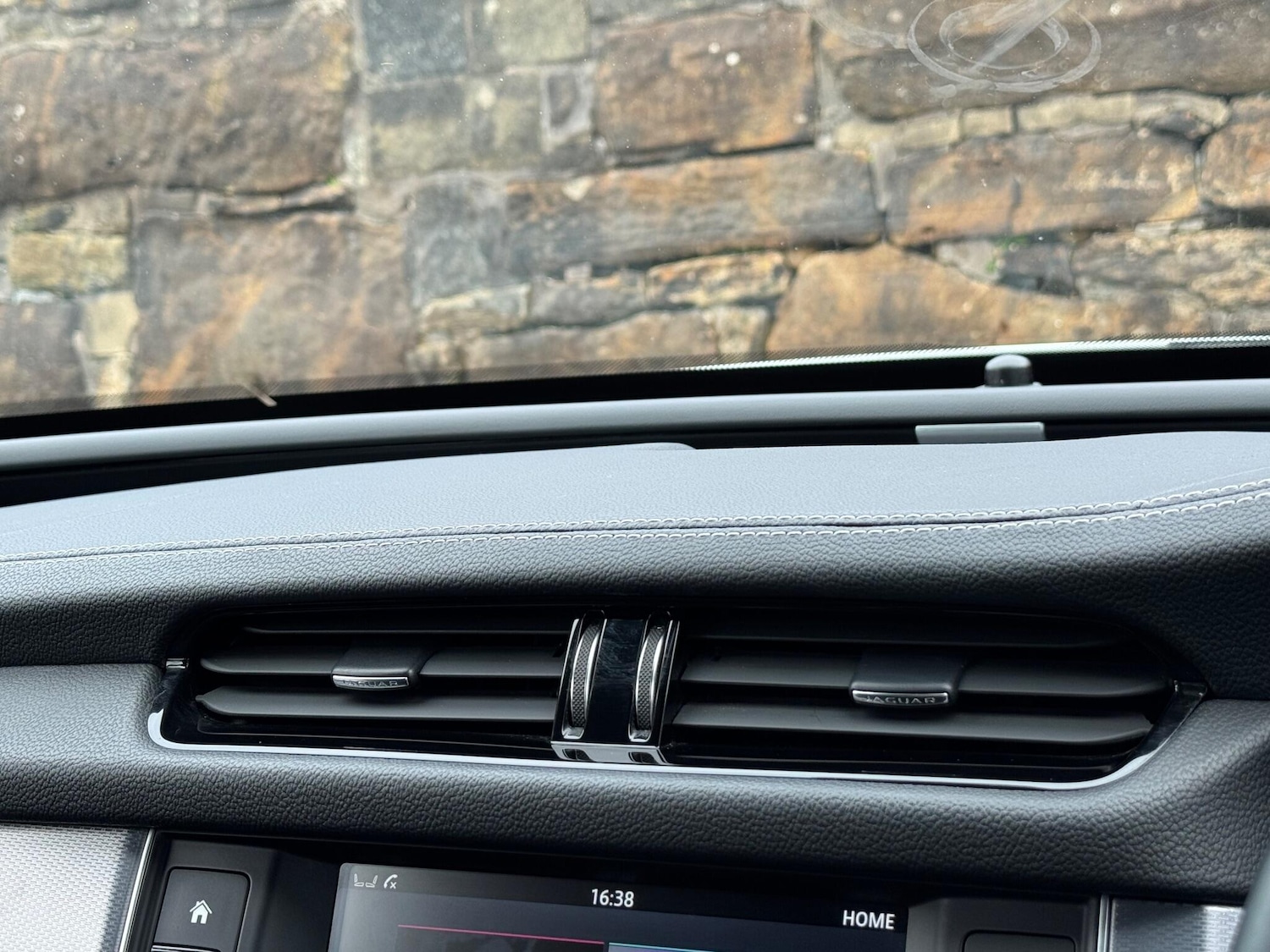 Used Jaguar XF 2016 for sale - 76160993: Photo 28