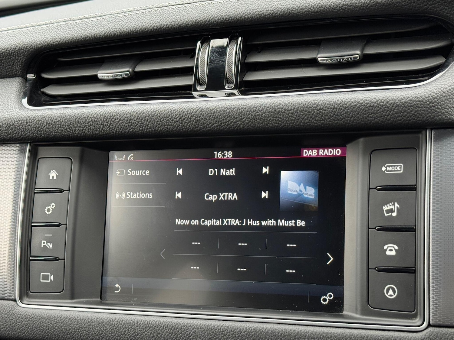 Used Jaguar XF 2016 for sale - 76160993: Photo 31