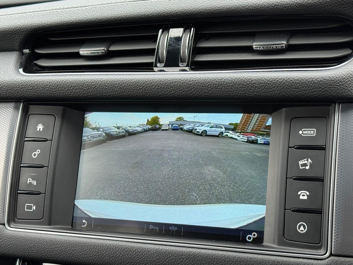 Used Jaguar XF 2016 for sale - 76160993: Photo 35