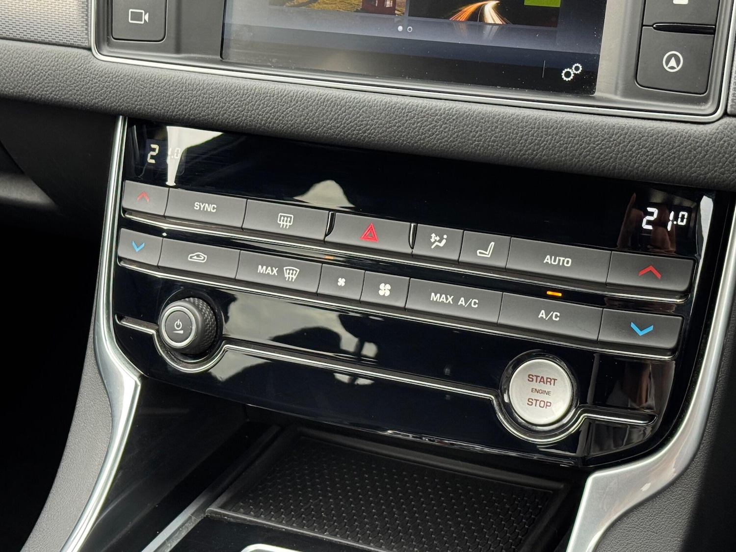 Used Jaguar XF 2016 for sale - 76160993: Photo 36