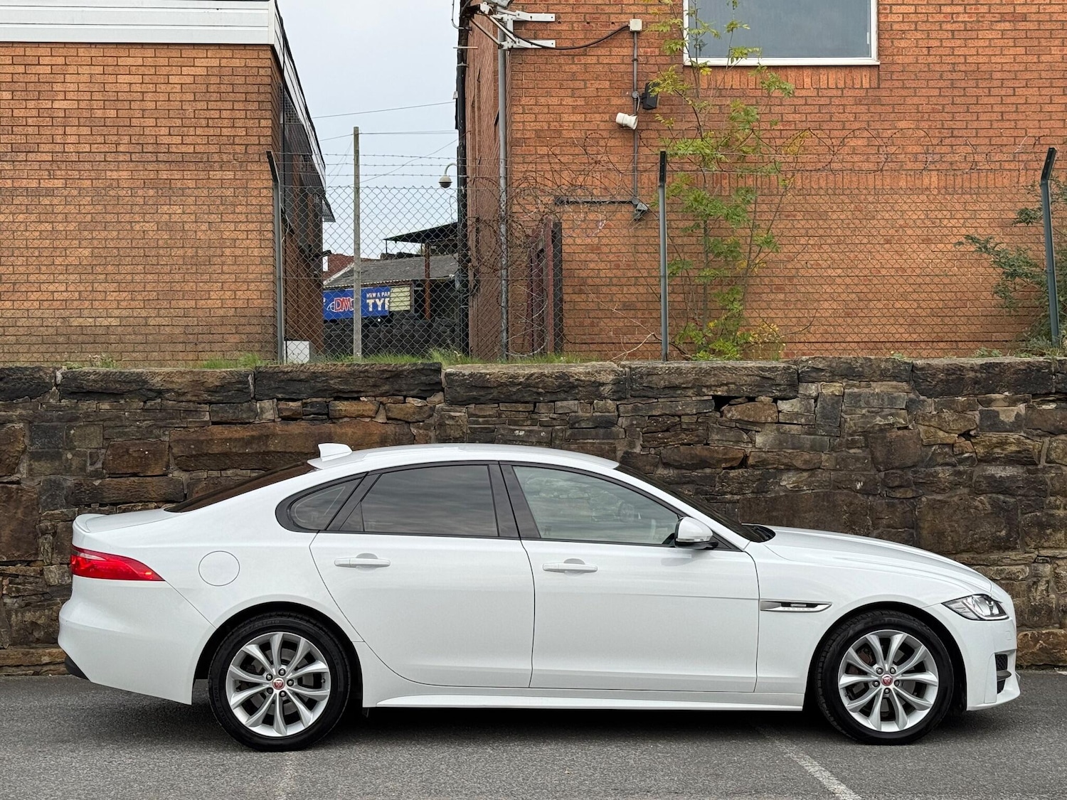 Used Jaguar XF 2016 for sale - 76160993: Photo 8