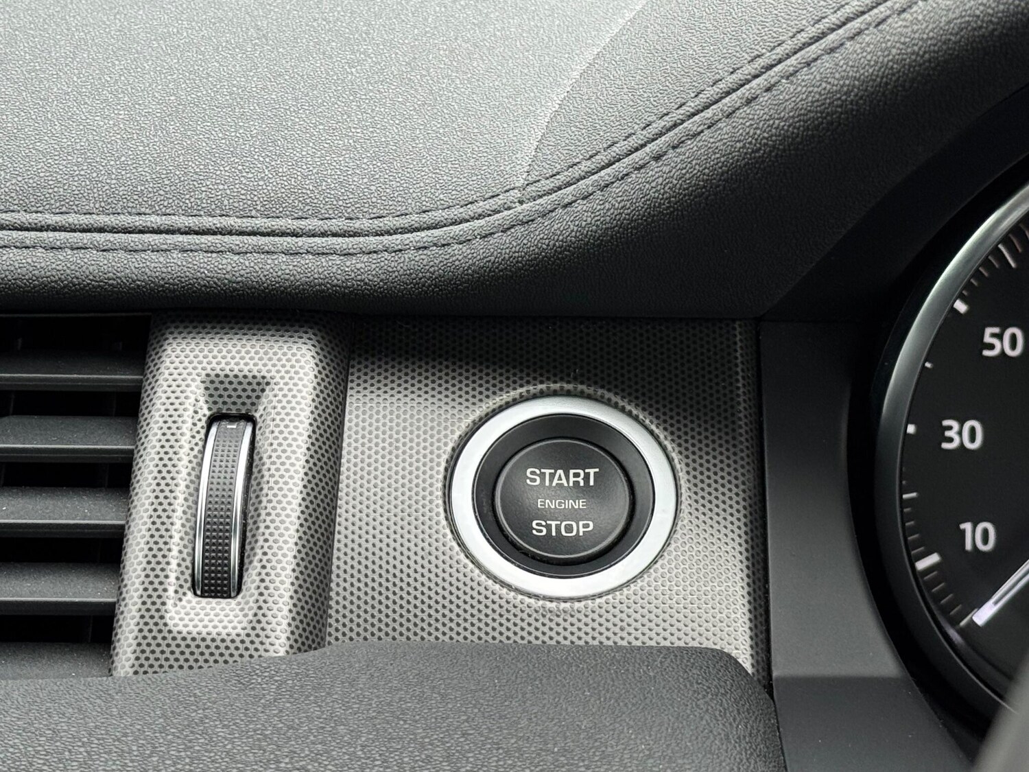 Used Land Rover Range Rover Evoque 2018 for sale - 76259142: Photo 46