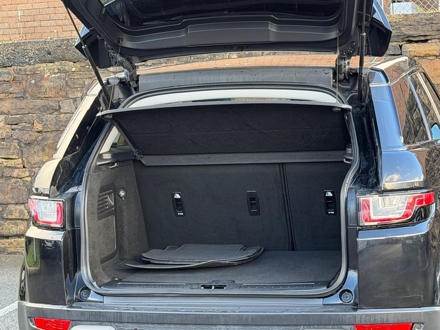 Used Land Rover Range Rover Evoque 2018 for sale - 76549653: Photo 21