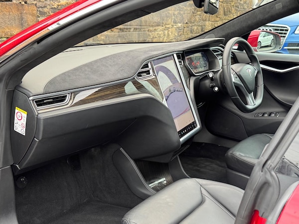 Used Tesla Model S 2015 for sale - 76161136: Photo 14