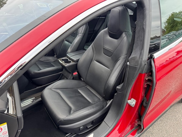 Used Tesla Model S 2015 for sale - 76161136: Photo 18