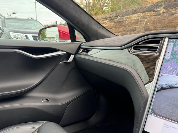 Used Tesla Model S 2015 for sale - 76161136: Photo 45