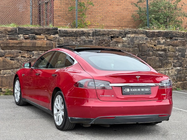 Used Tesla Model S 2015 for sale - 76161136: Photo 5