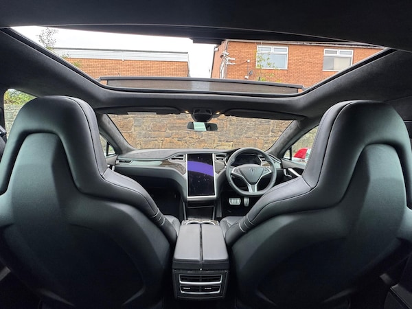 Used Tesla Model S 2015 for sale - 76161136: Photo 9