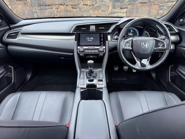 Used Honda Civic 2017 for sale - 76161118: Photo 12