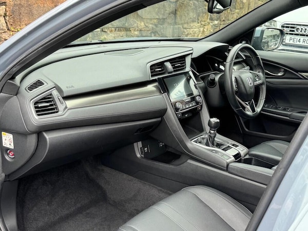 Used Honda Civic 2017 for sale - 76161118: Photo 15
