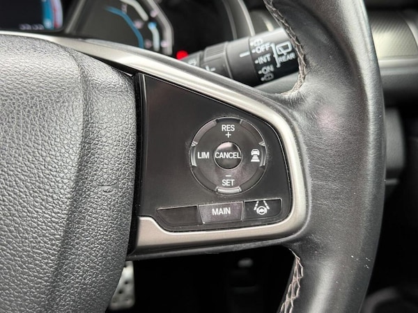 Used Honda Civic 2017 for sale - 76161118: Photo 29