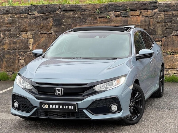 Used Honda Civic 2017 for sale - 76161118: Photo 3
