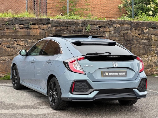 Used Honda Civic 2017 for sale - 76161118: Photo 5