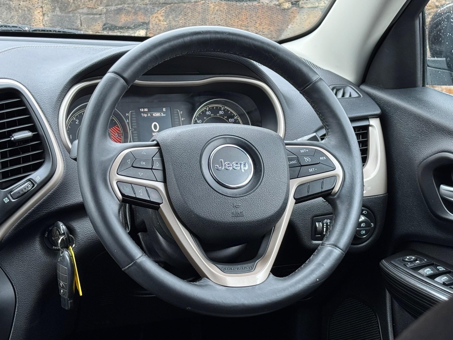 Used Jeep Cherokee 2015 for sale - 76161056: Photo 22