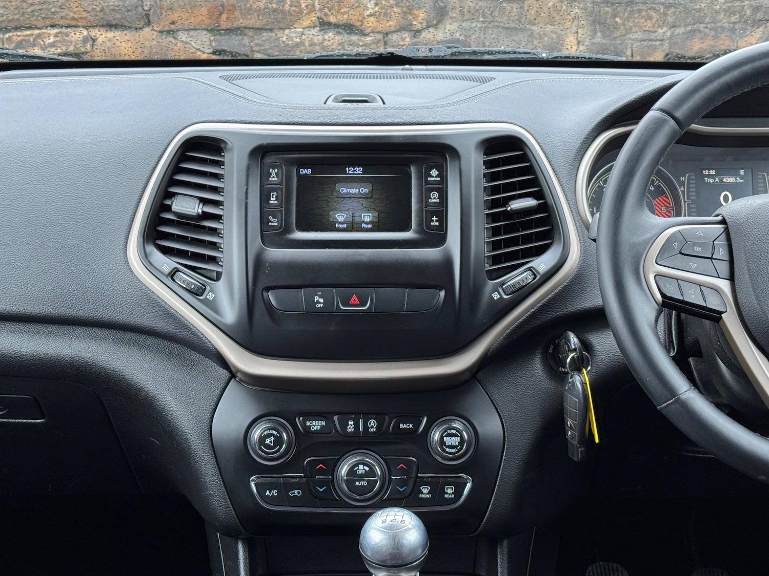 Used Jeep Cherokee 2015 for sale - 76161056: Photo 26