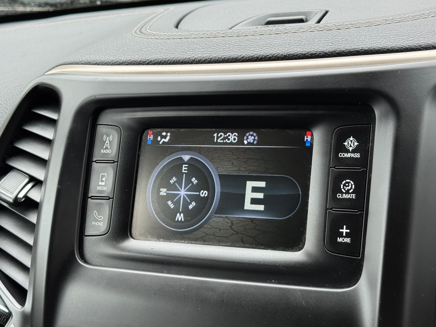 Used Jeep Cherokee 2015 for sale - 76161056: Photo 32