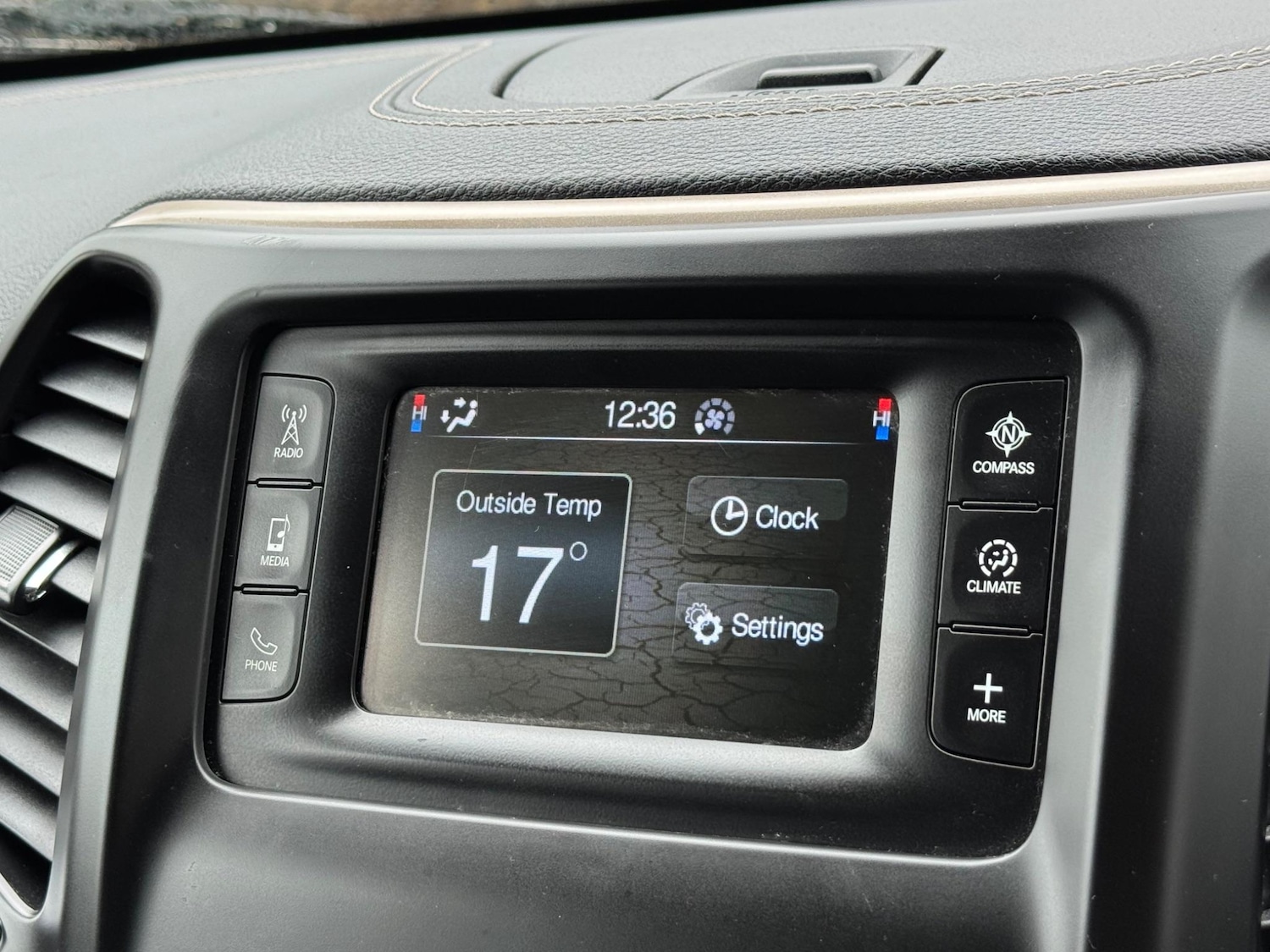 Used Jeep Cherokee 2015 for sale - 76161056: Photo 33