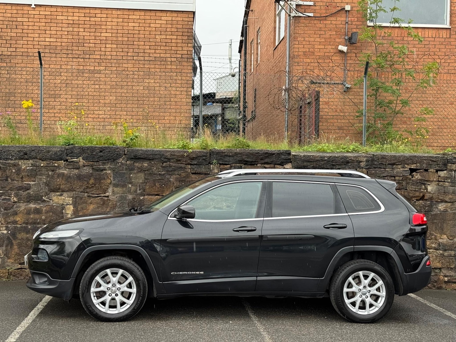 Used Jeep Cherokee 2015 for sale - 76161056: Photo 4