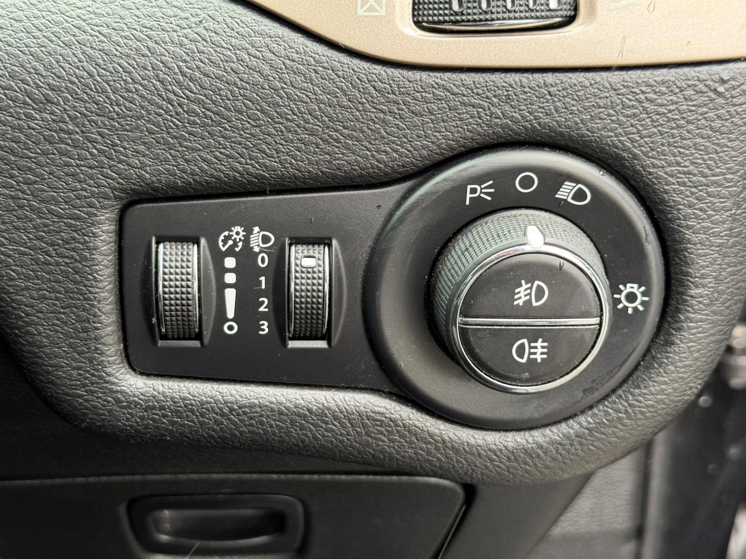 Used Jeep Cherokee 2015 for sale - 76161056: Photo 42