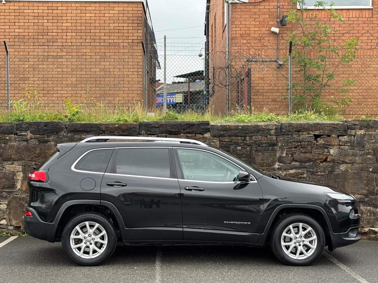 Used Jeep Cherokee 2015 for sale - 76161056: Photo 8