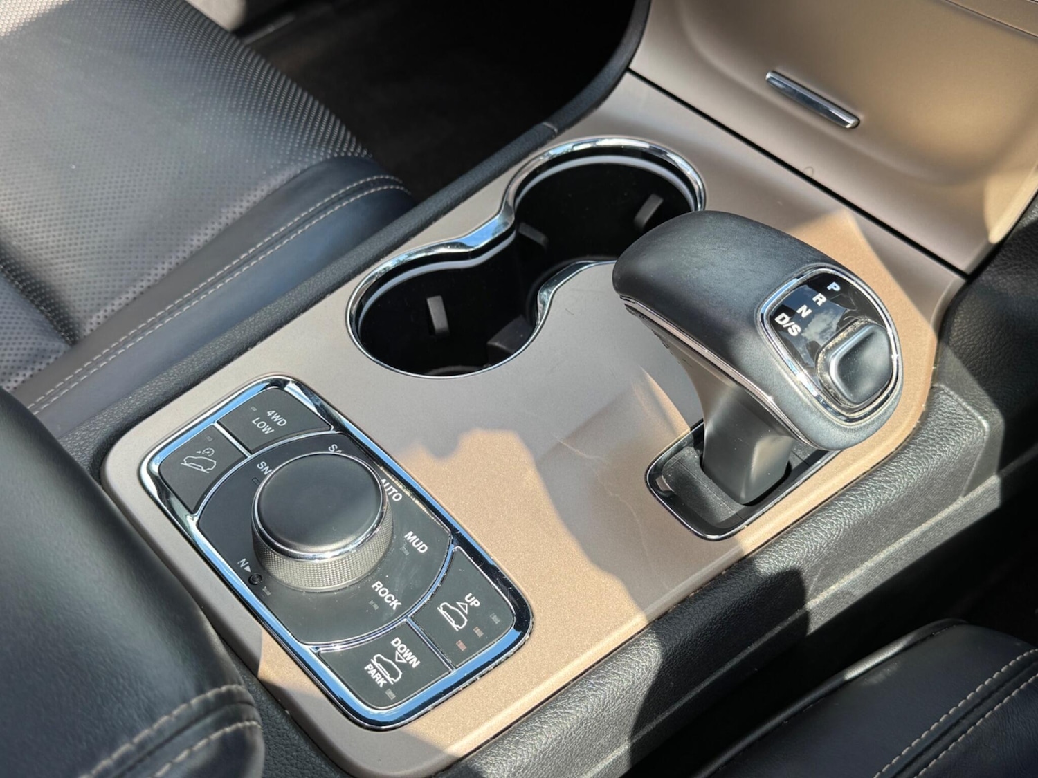 Used Jeep Grand Cherokee 2014 for sale - 76161116: Photo 44