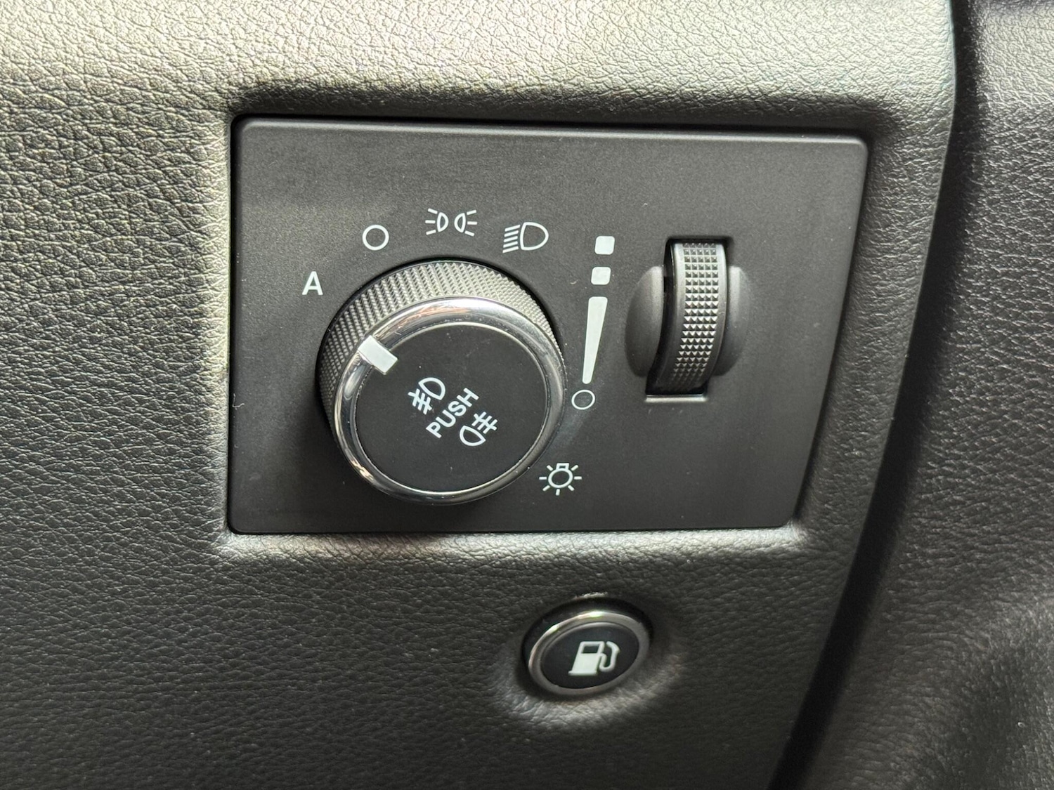 Used Jeep Grand Cherokee 2014 for sale - 76161116: Photo 52