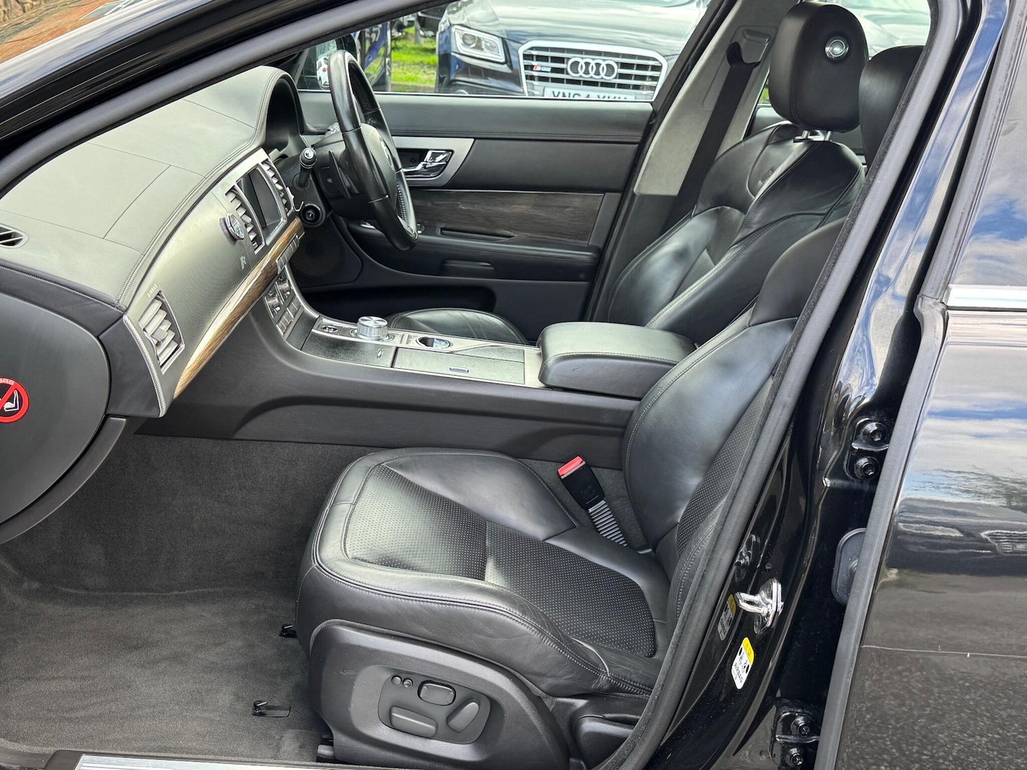 Used Jaguar XF 2010 for sale - 76161053: Photo 15