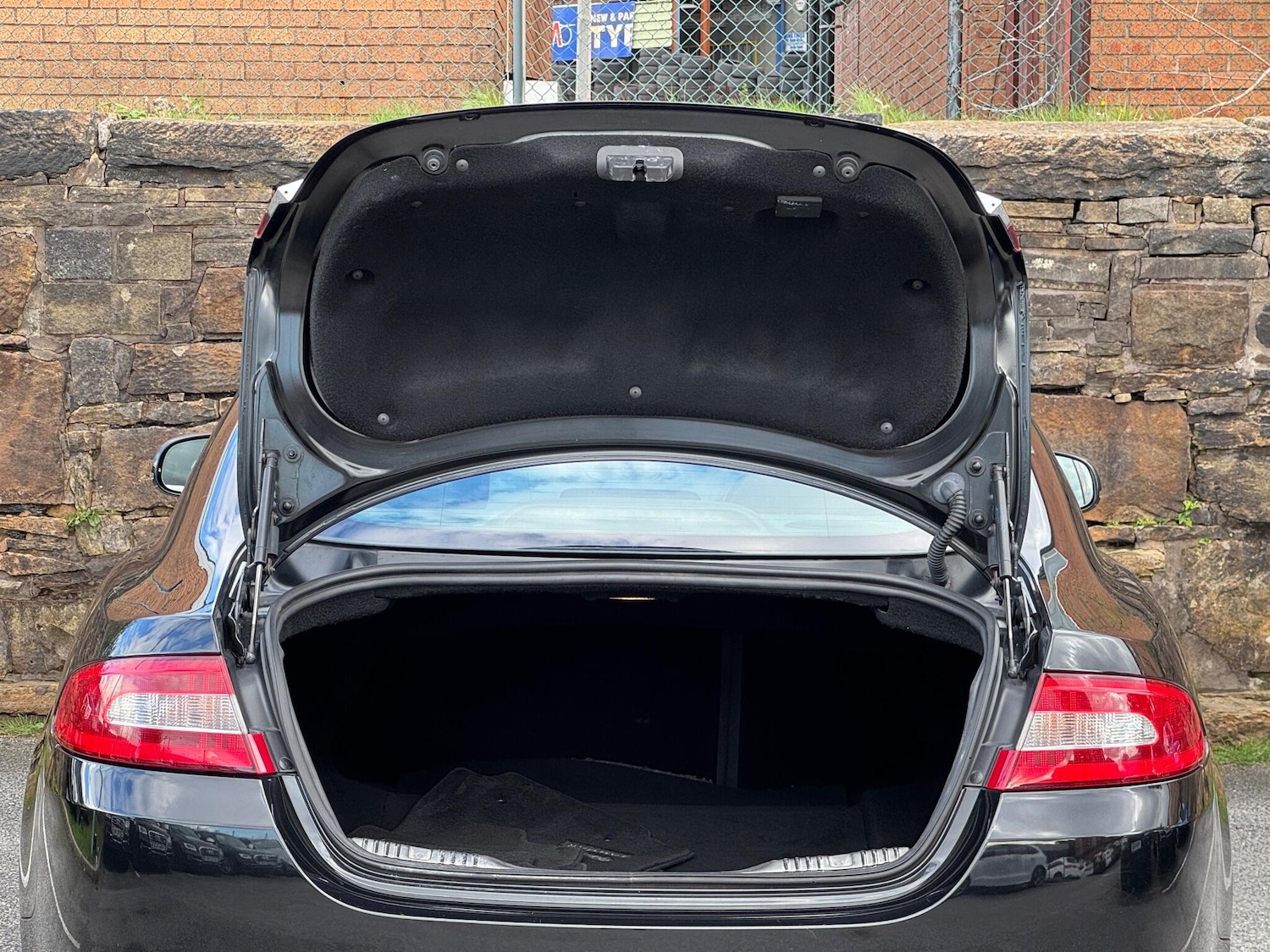 Used Jaguar XF 2010 for sale - 76161053: Photo 21
