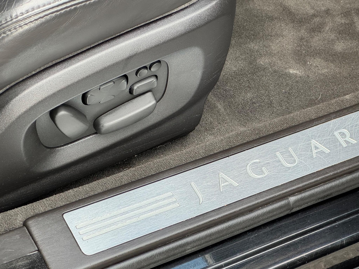 Used Jaguar XF 2010 for sale - 76161053: Photo 45