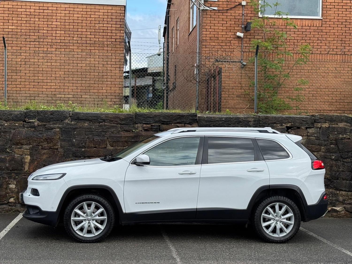 Used Jeep Cherokee 2016 for sale - 76161062: Photo 4