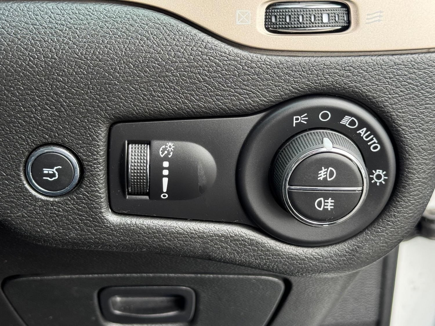 Used Jeep Cherokee 2016 for sale - 76161062: Photo 47