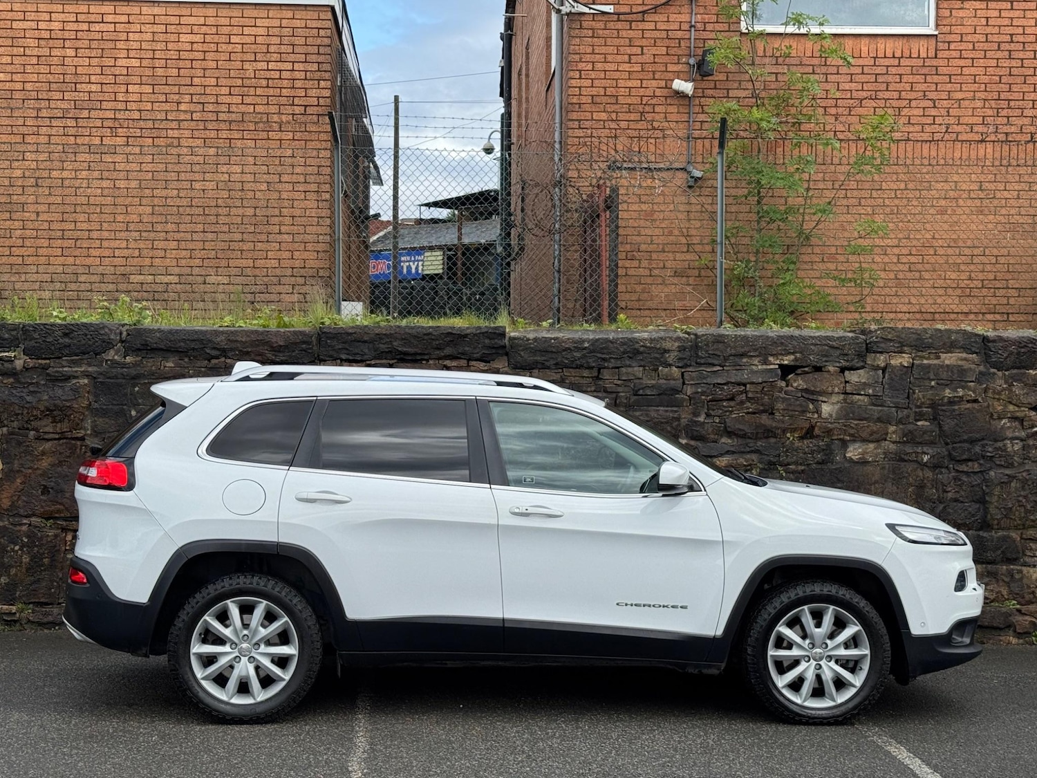 Used Jeep Cherokee 2016 for sale - 76161062: Photo 8