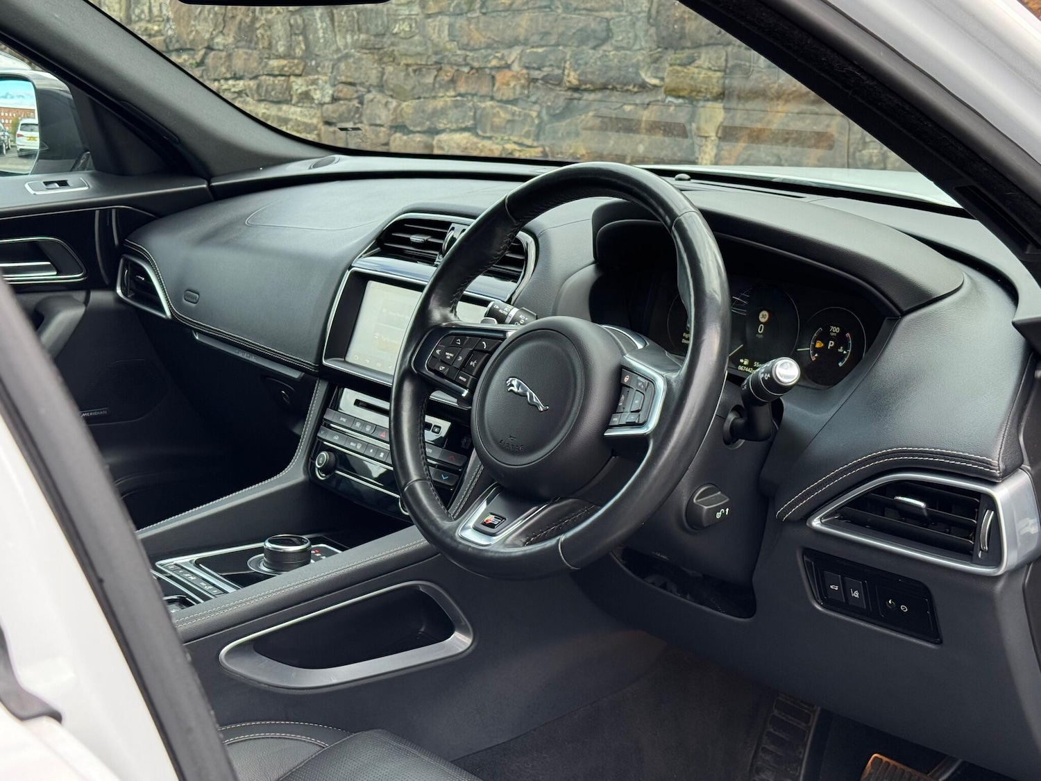 Used Jaguar F-Pace 2017 for sale - 76360963: Photo 11