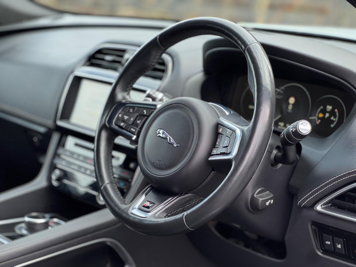 Used Jaguar F-Pace 2017 for sale - 76360963: Photo 12