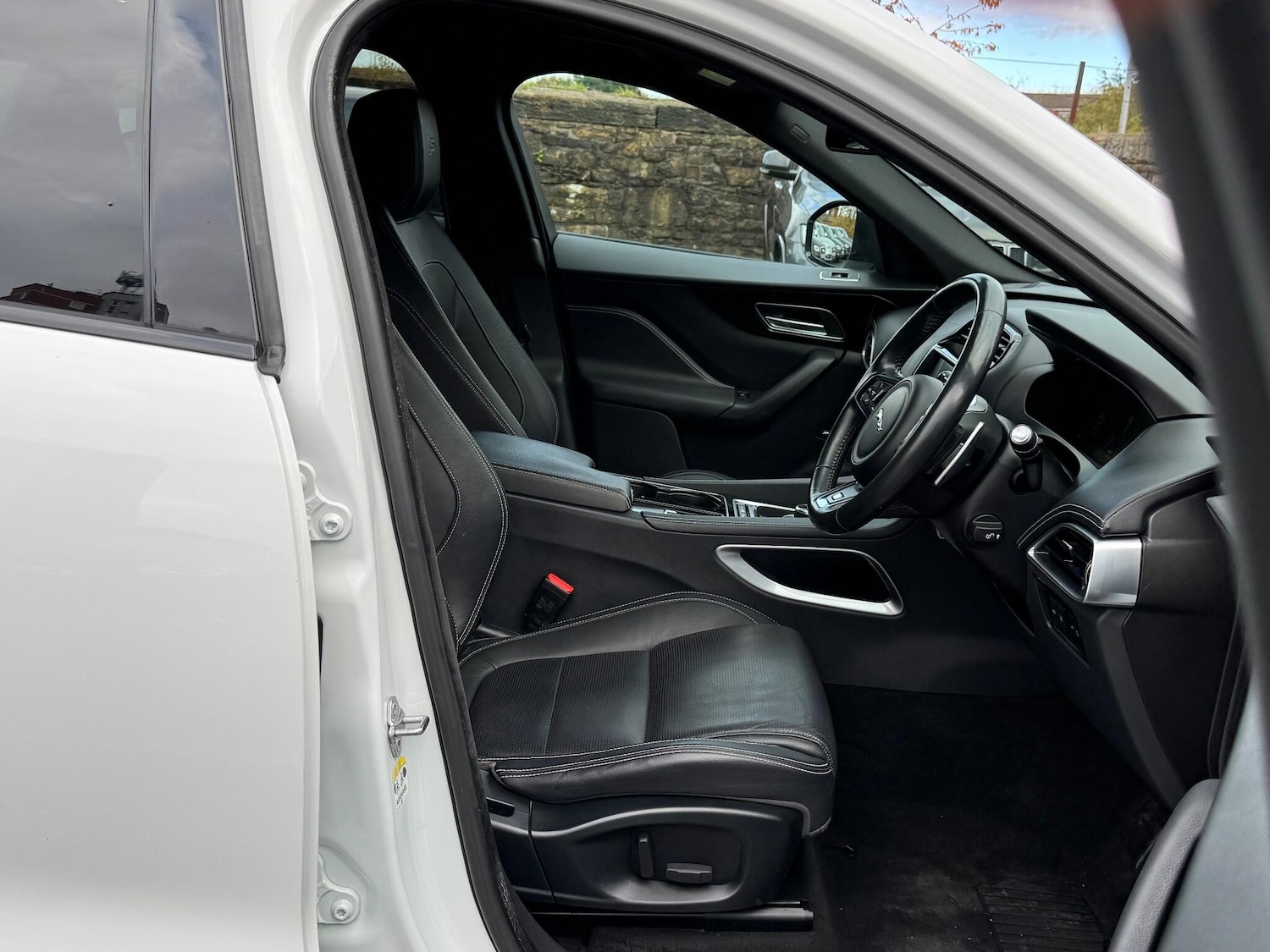 Used Jaguar F-Pace 2017 for sale - 76360963: Photo 16