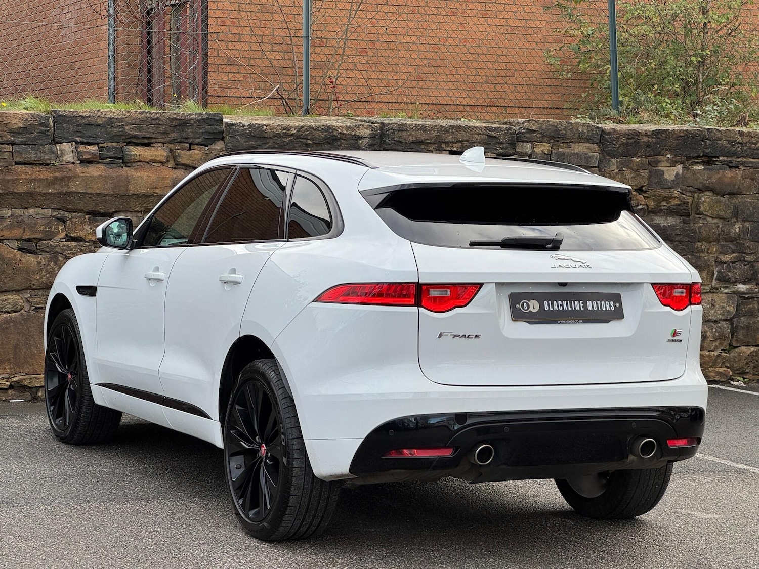 Used Jaguar F-Pace 2017 for sale - 76360963: Photo 5