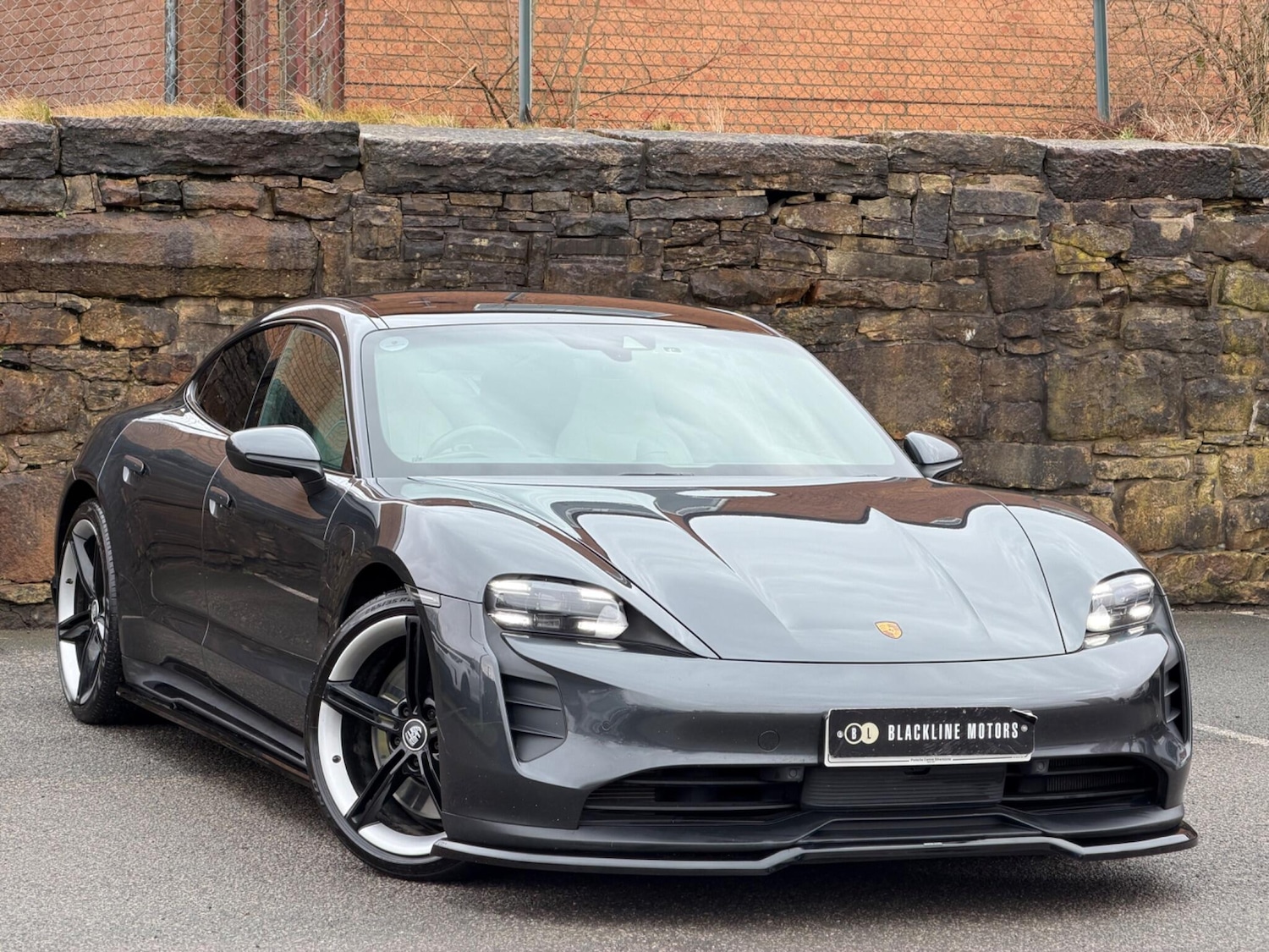 Used Porsche Taycan 2020 for sale - 77358995: Photo 1