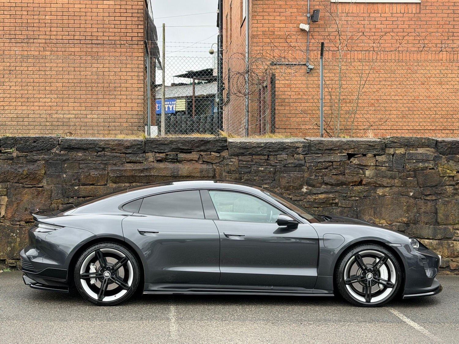 Used Porsche Taycan 2020 for sale - 77358995: Photo 10