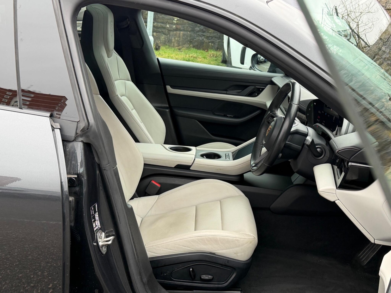 Used Porsche Taycan 2020 for sale - 77358995: Photo 19