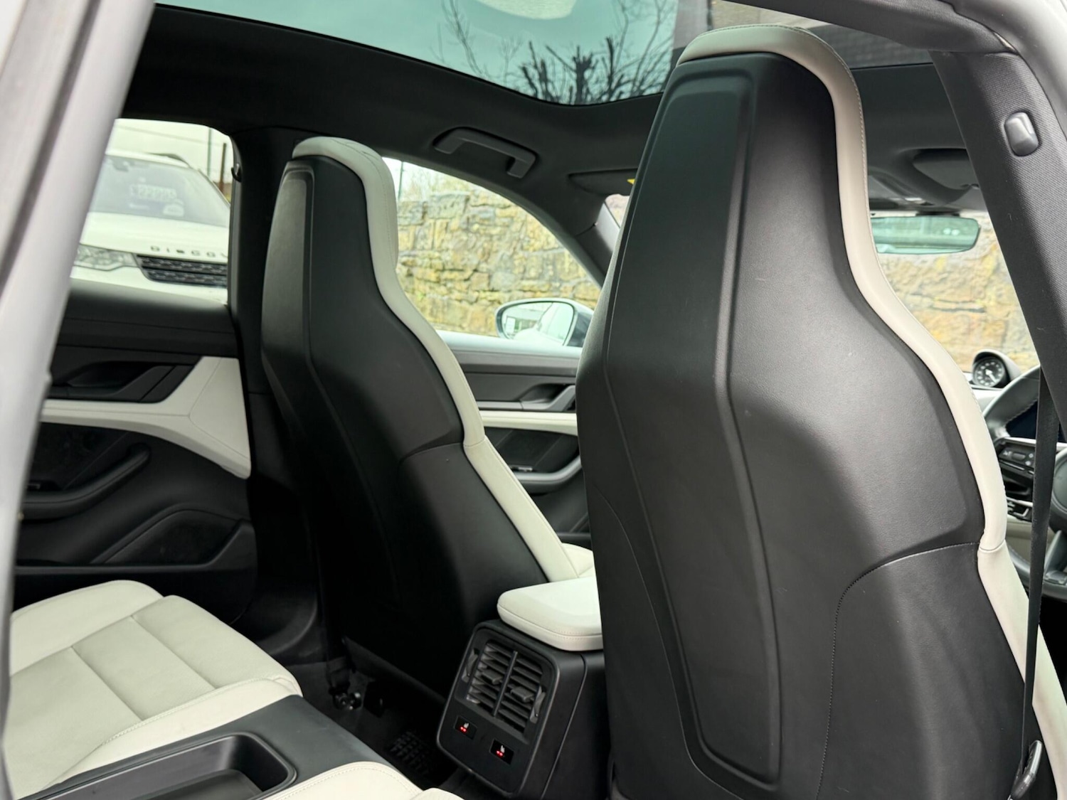 Used Porsche Taycan 2020 for sale - 77358995: Photo 25